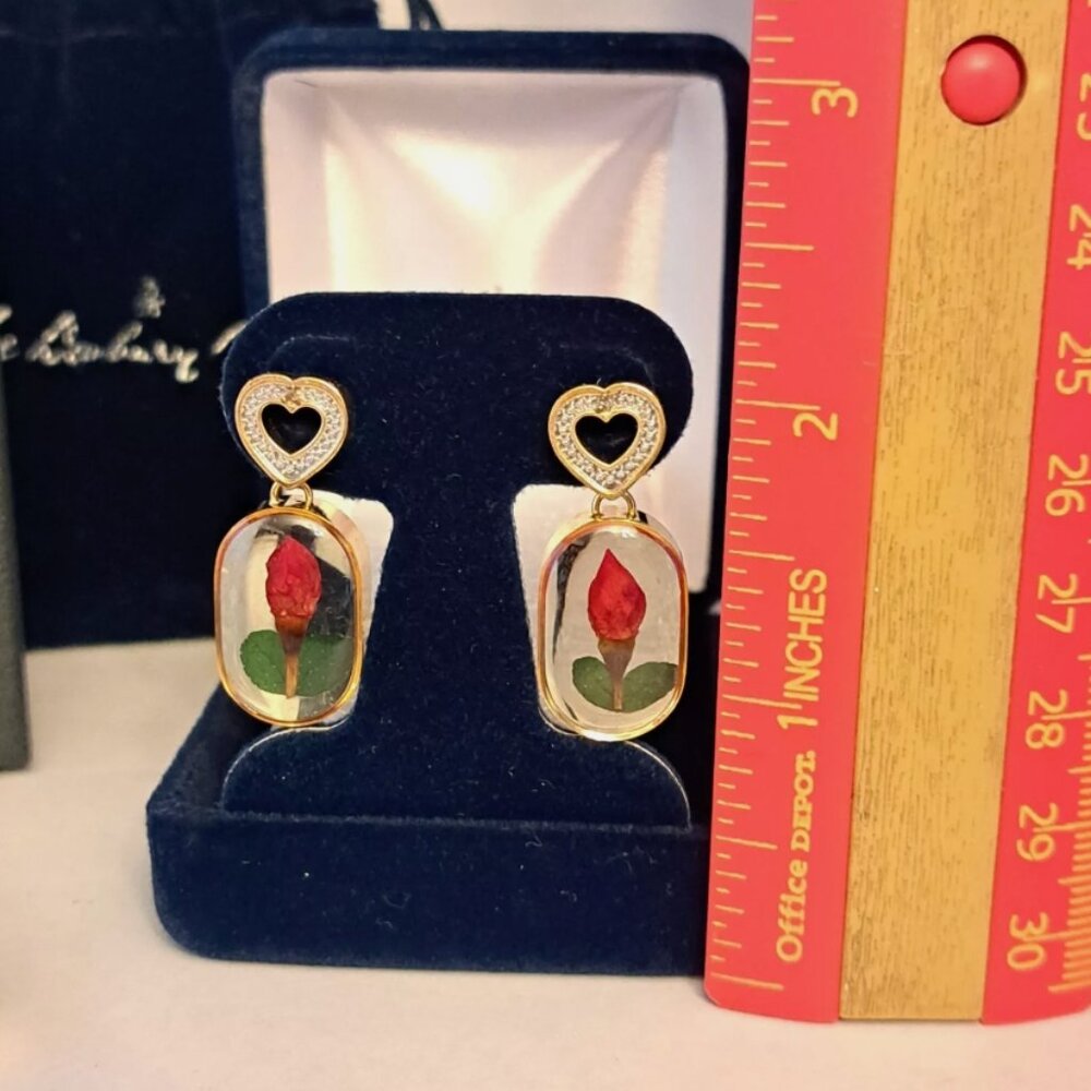 Danbury Mint Gift Set Earrings And Pendant Flowers Rose And Hearts Gold Tone - Picture 4 of 11
